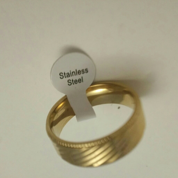 Men's Rings. Stainless Steel Gold Band Ring - Picture 4 of 6